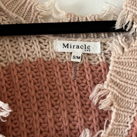 Multi color sweater - Picture 3 of 3